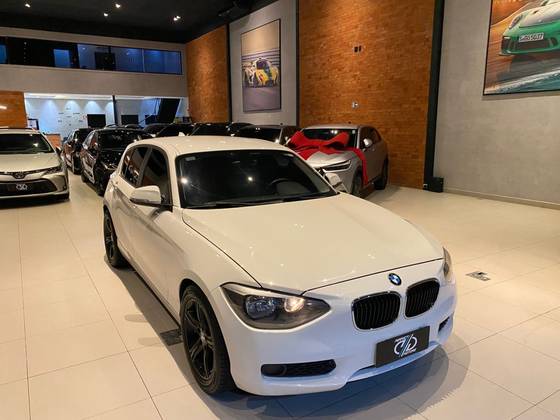 BMW 116i 1.6 1A11 16V TURBO GASOLINA 4P AUTOMÁTICO